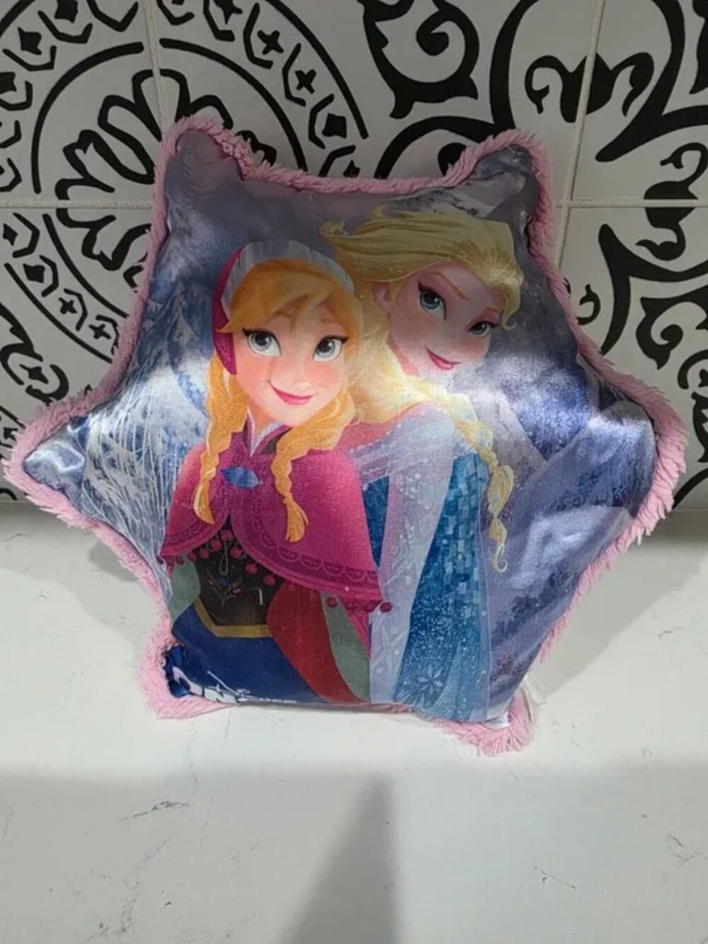 Disney on Ice star-shaped souvenir pillow Frozen Anna and Elsa